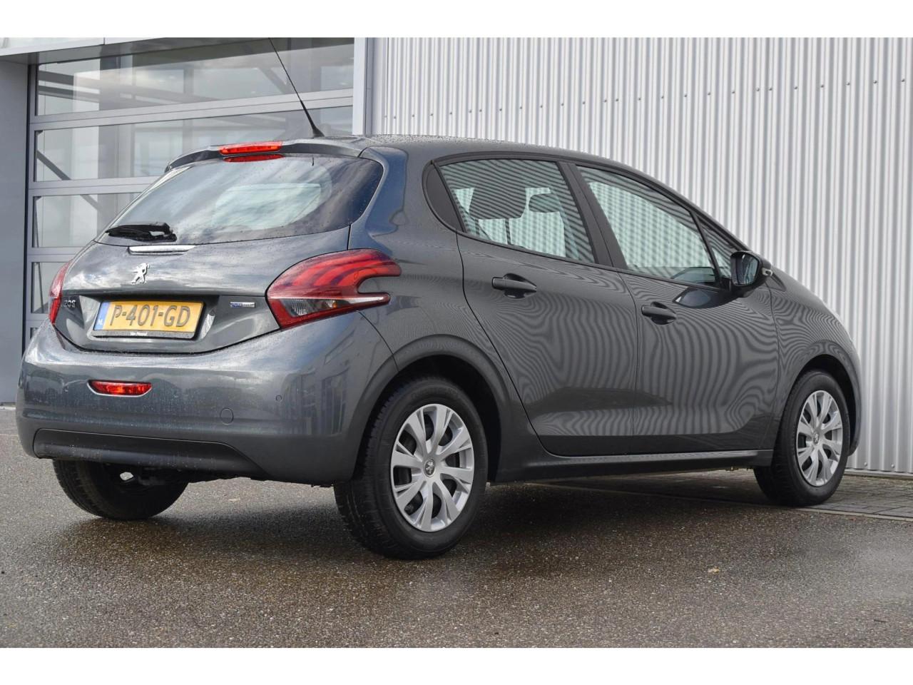 Peugeot 208 1.2 PureTech grijs APK 28-2-2027