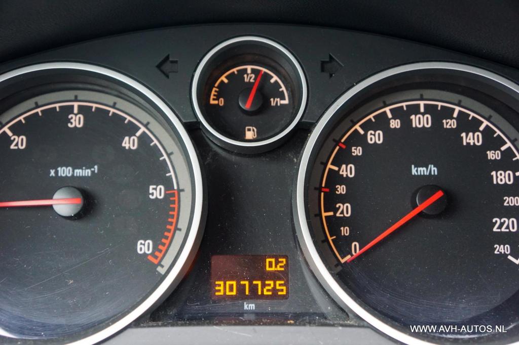 Opel Astra 1.7 cdti edition, grijs kenteken!