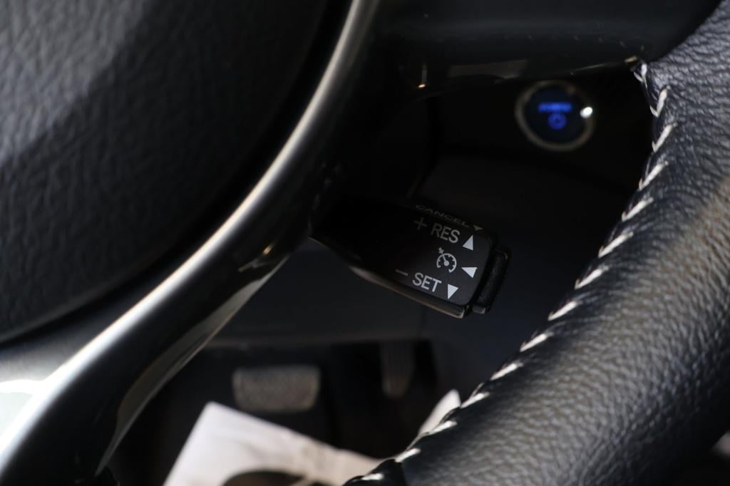 Toyota Yaris 1.5 hybrid lease nl auto, cruise controle, navigatie,