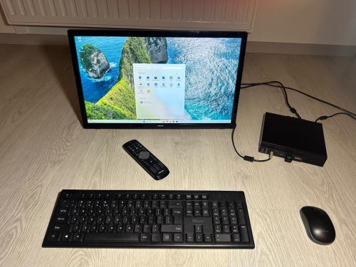 Two in One / PC mini met TV
