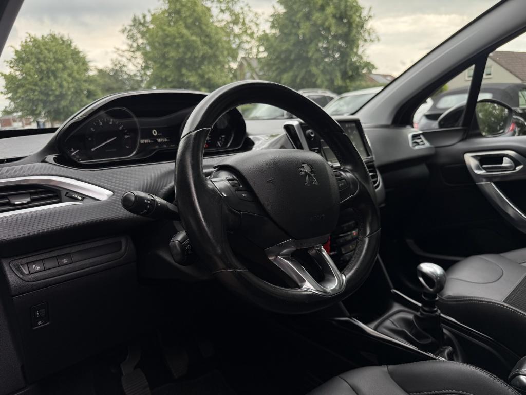 Peugeot 2008 1.2 puretech blue lion allure 130pk