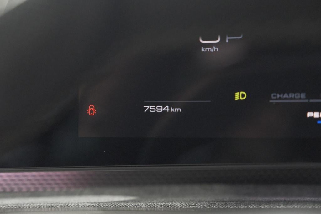 Peugeot 3008 1.2 hybrid 136 gt | adaptieve cruise control | camera | elektr