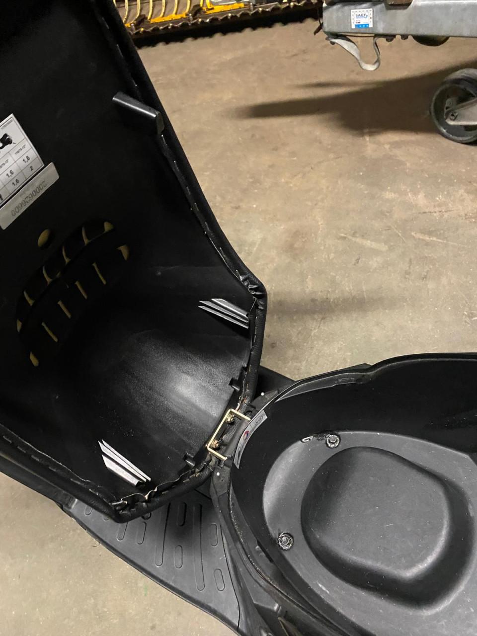 Peugeot Kisbee scooter