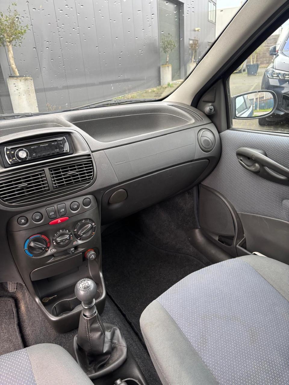 Fiat Punto 1.2 3DR 2004 Blauw | 97.614 KM NAP | NIEUWE APK!