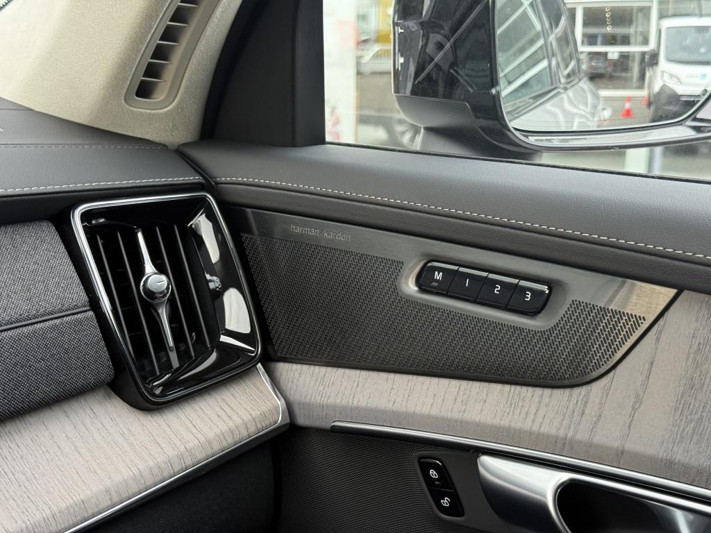 Volvo XC90 t8 455pk recharge ultra dark| full options! luchtvering| massage
