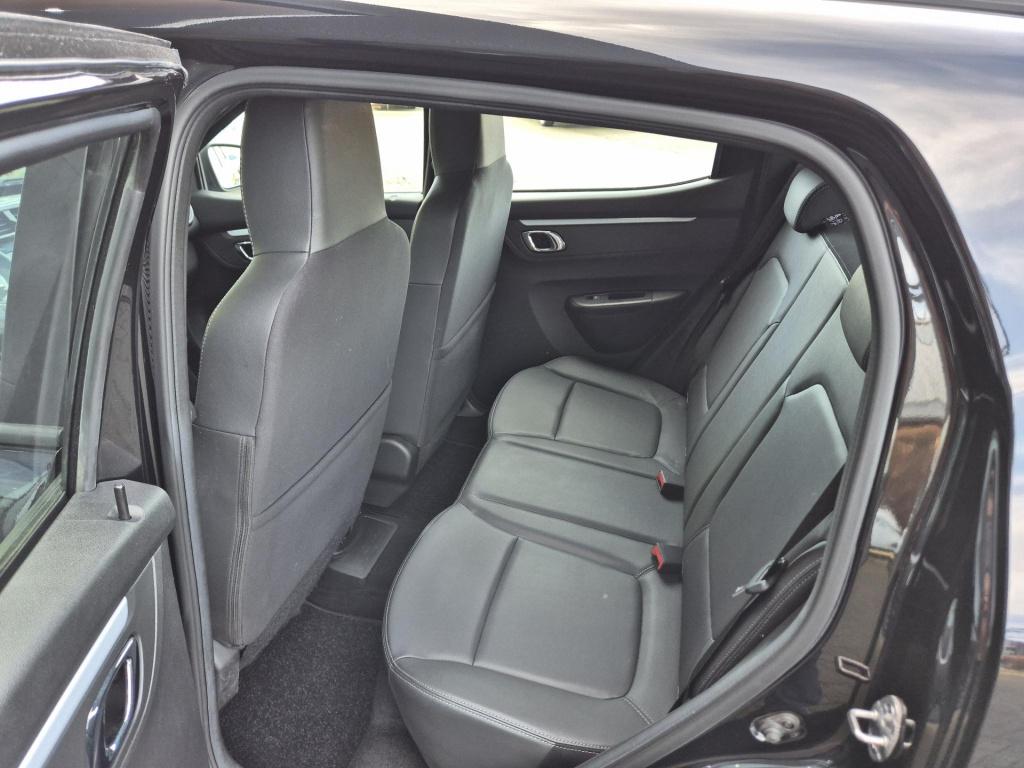 Dacia Spring expression 27 kwh lederen bekleding, navigatie, camera, ccs sn