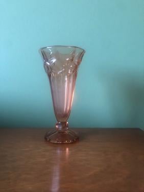 Vintage Roze Glazen Vaas - Elegant en Tijdloos