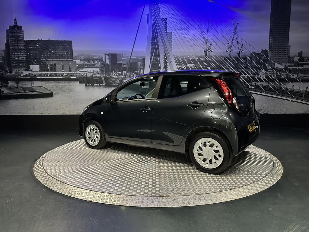 Toyota Aygo 1.0 vvt-i x-play *camera*carplay*