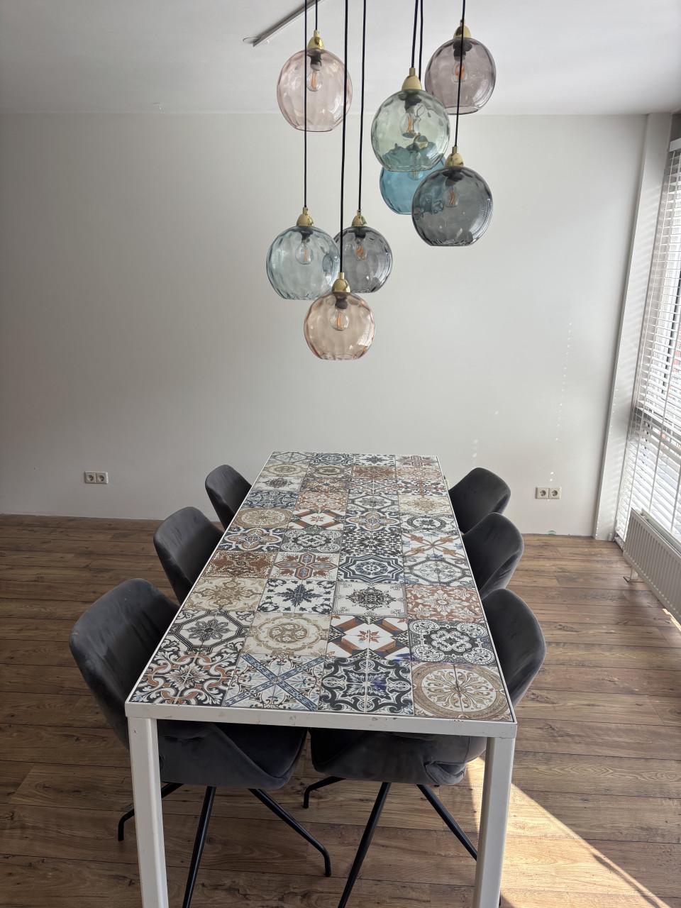Eettafel met stoelen