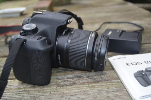 Canon EOS 1200D +2 Accu's