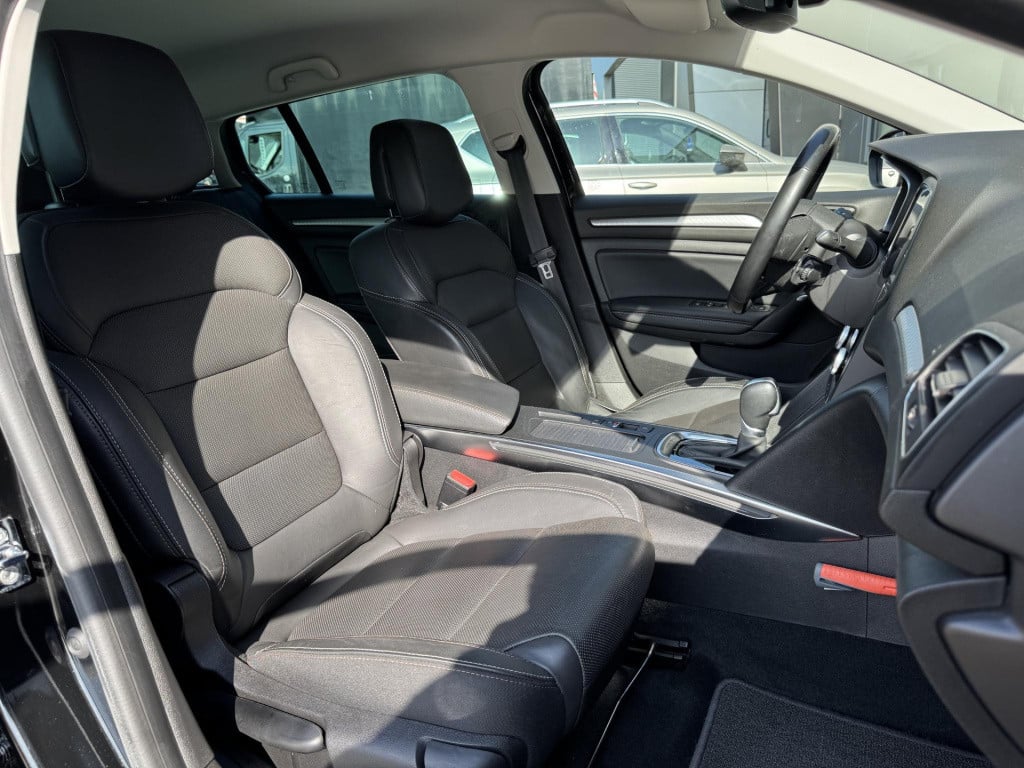 Renault Megane E-tech estate 1.6 plug-in hybrid 160 business edition one | 