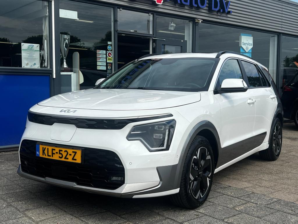 Kia Niro Ev executiveline 64.8 kwh full option, trekhaak afn. pearl white