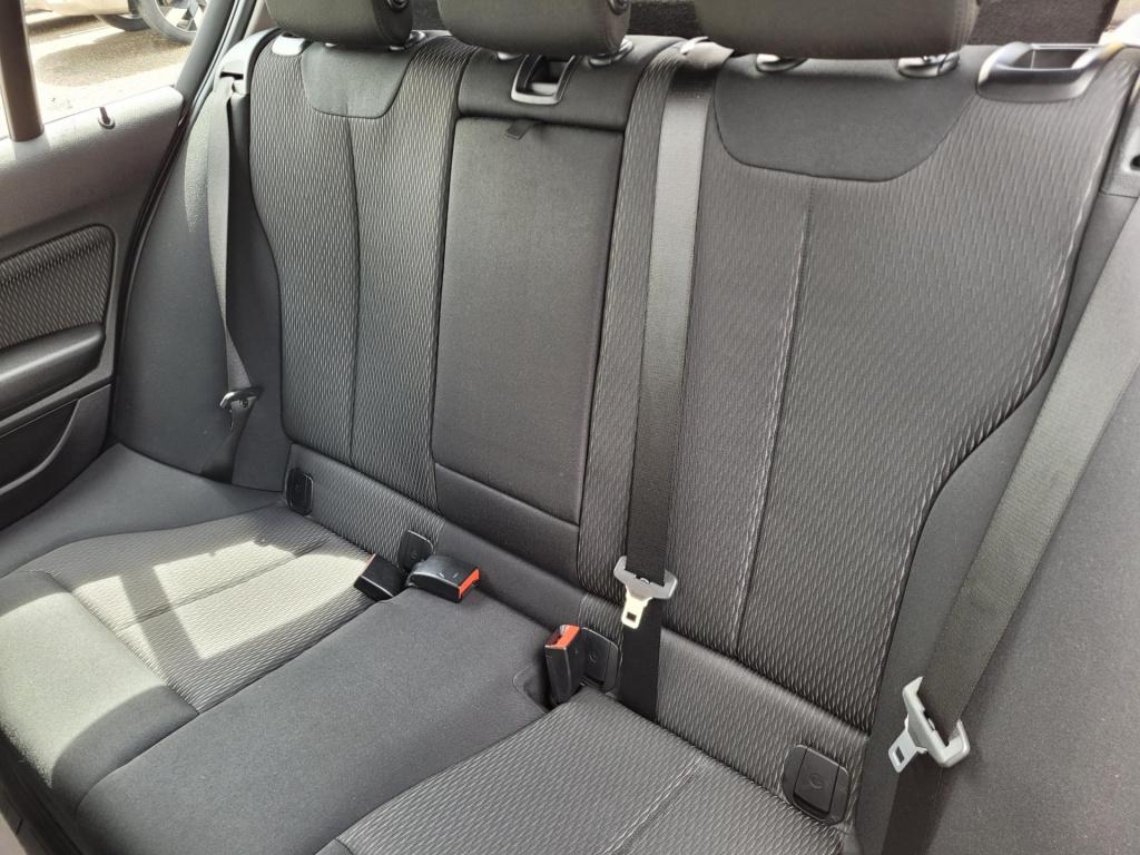 BMW 1 Serie 116i executive advantage . navi climate pdc lm velgen led stoel
