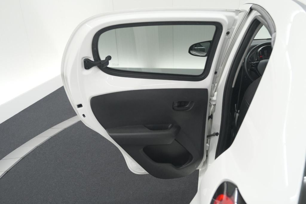 Citroen C1 1.0 vti feel | airco | bluetooth radio | getint glas | 5 deurs