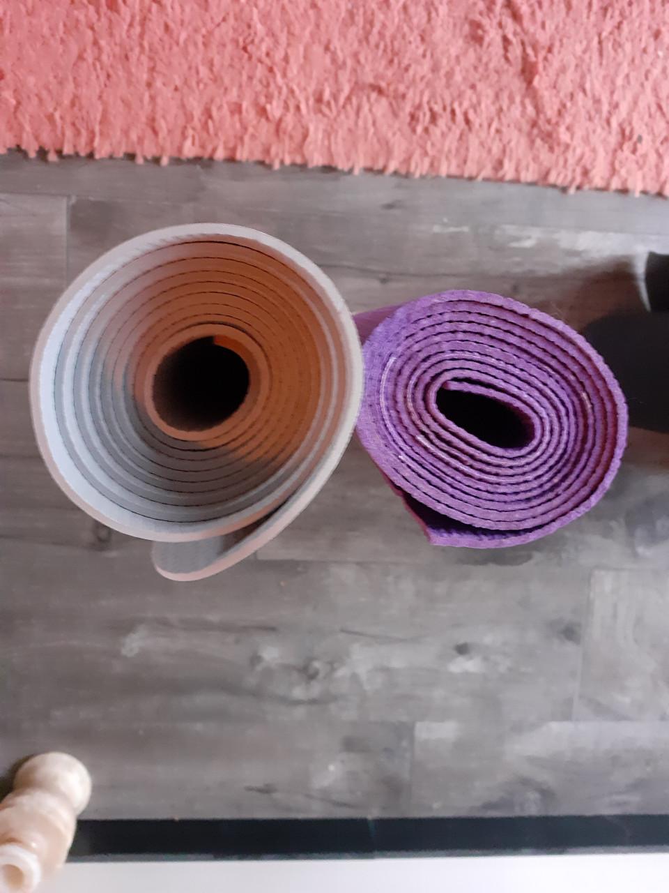 4 yoga/trainingsmatten,  apart of samen