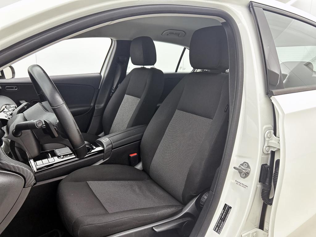 Mercedes-Benz A-Klasse 180 business solution ledkoplampen |  achteruitrijca