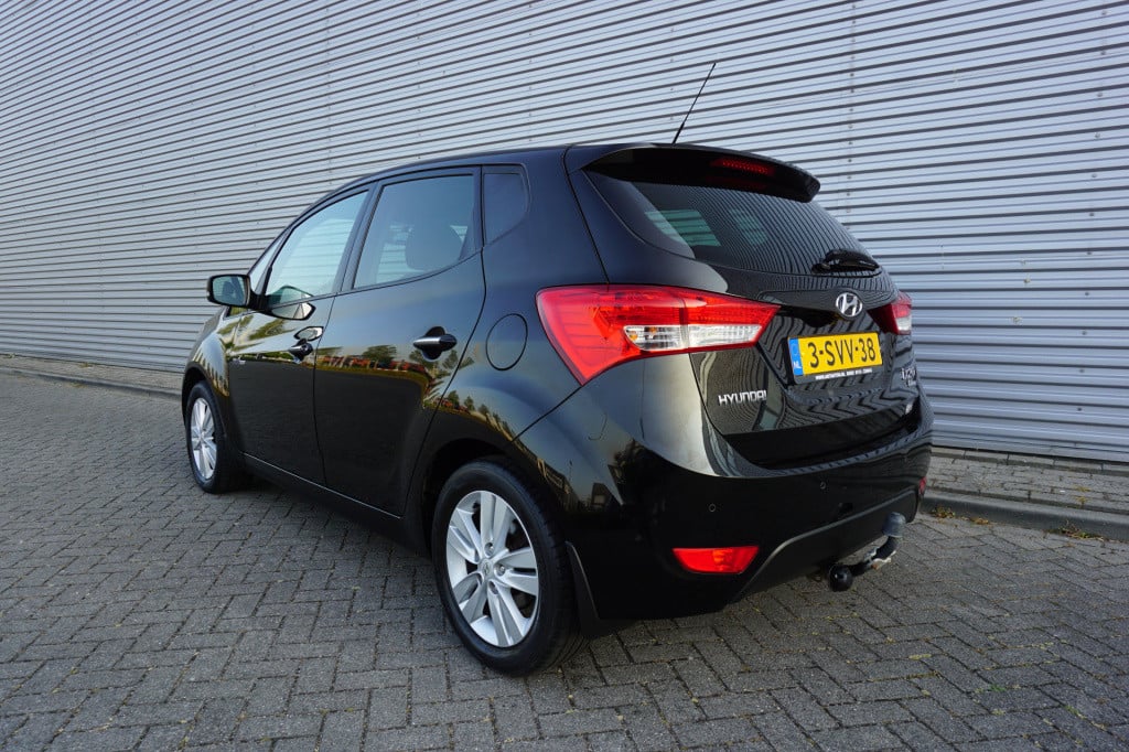 Hyundai Ix20 1.4i i-magine airco / navi / camera / cruise / trekhaak / park
