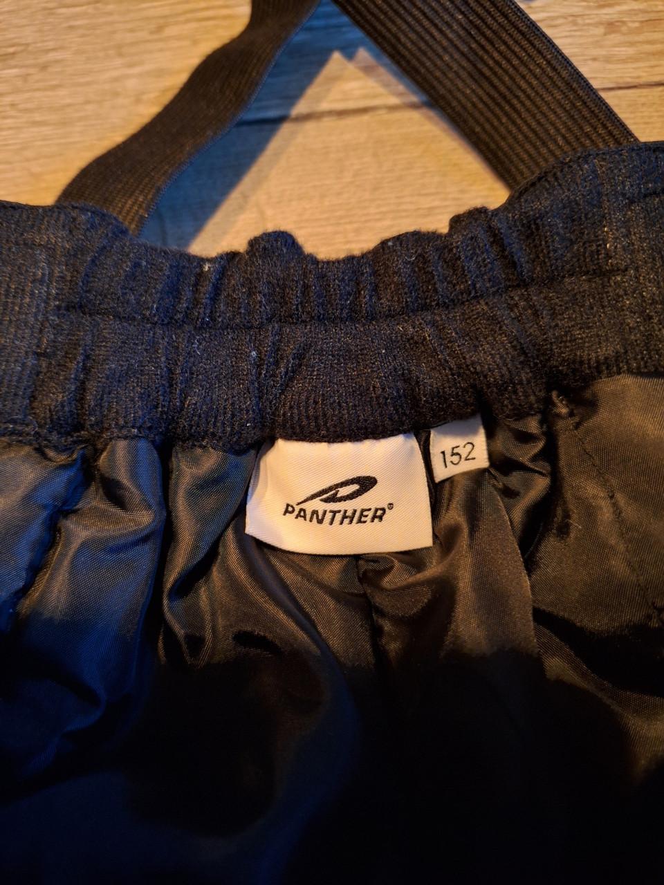 Bijna nieuwe skibroek te koop, maat 152.