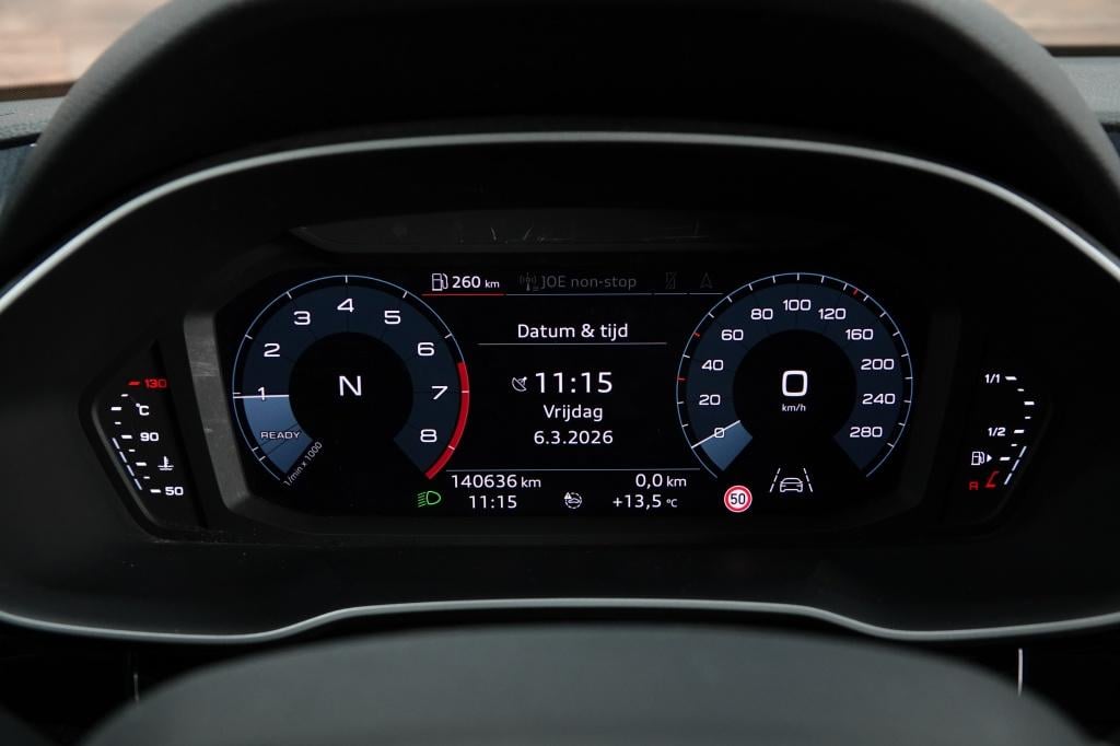 Audi Q3 1.5 tfsi | stoelverw. | trekhaak | pdc |