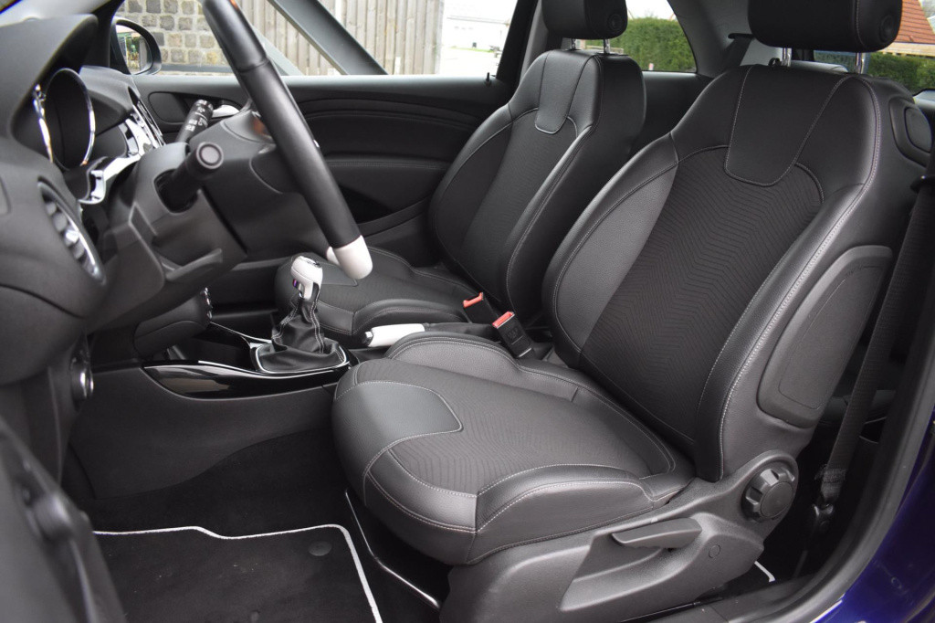 Opel Adam 1.0 turbo rocks | stoelverwarming | nap | sfeerverlichting | clim