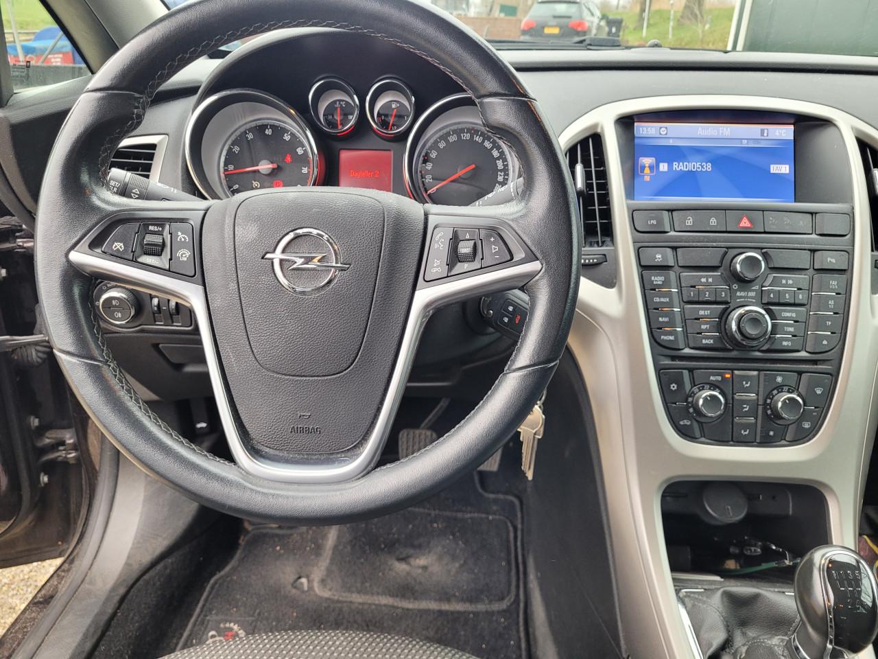 Opel Astra Sports Tourer 1.4 Turbo Design Edition