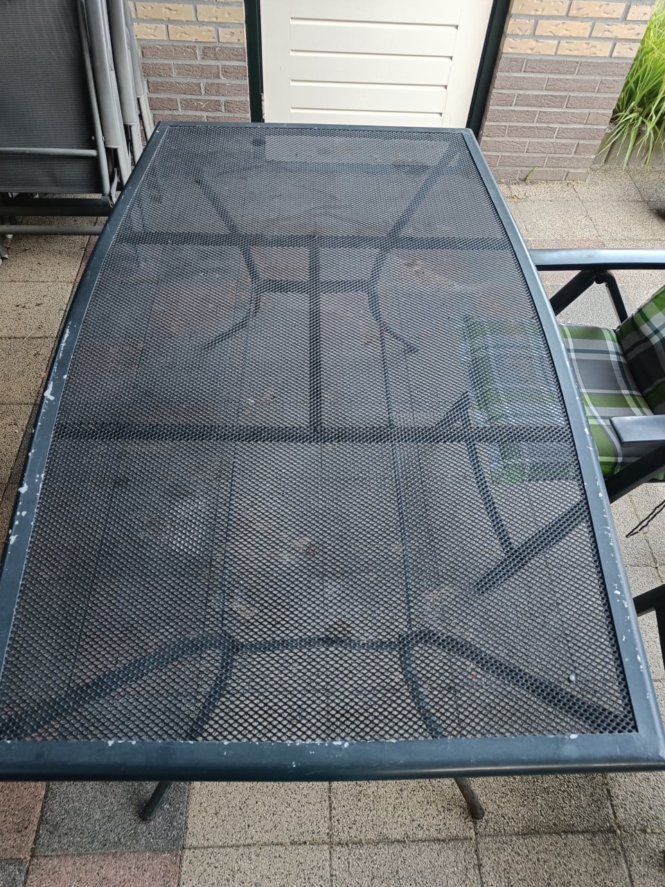 Gratis ijzeren tuintafel