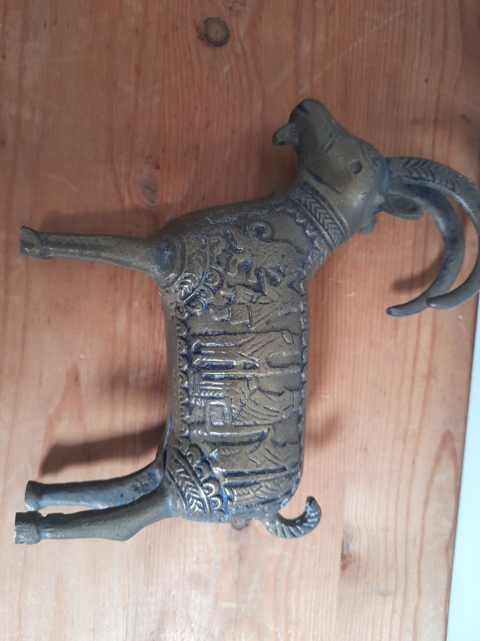 Koperen beeld steenbok