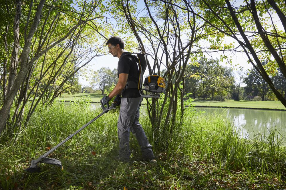 Bladblazers, blad zuigers, bladvegers veegmachines enz. ruime voorraad