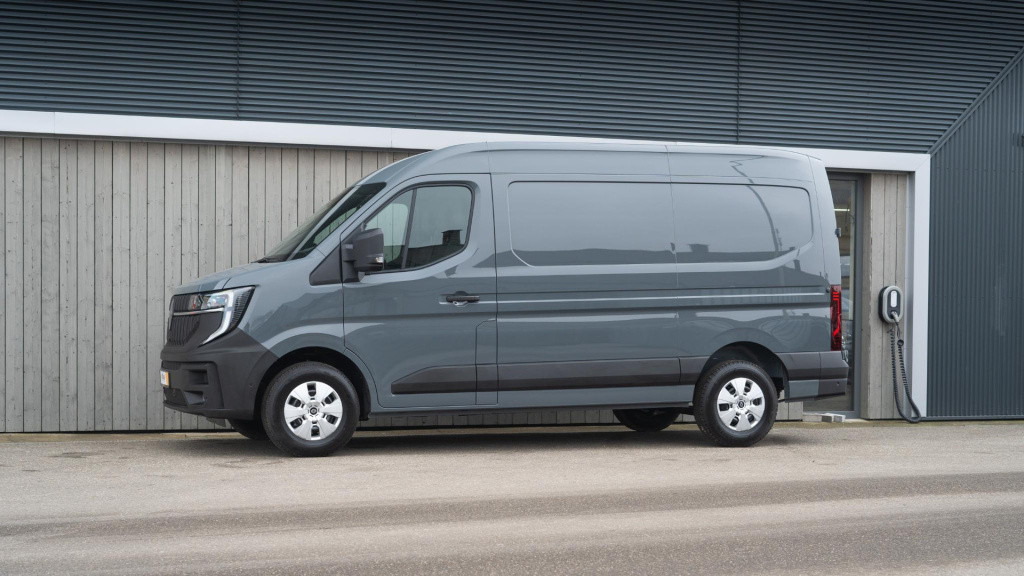 Renault Master t35 2.0 dci 150 l2h2 extra | nieuw model | camera | parkeers