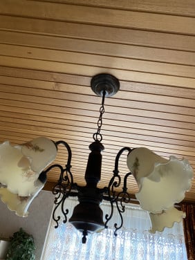 Vintage lamp met 5 glazen kapjes (zeker 60 jaar oud)