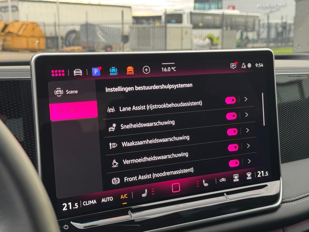 Volkswagen Tiguan 1.5 tsi goal * acc * 360 camera * trekhaak * lane + side 