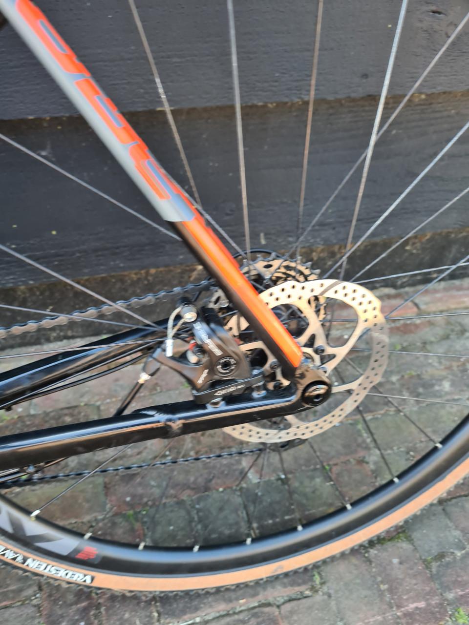 Gravelbike - Cube Cross Race