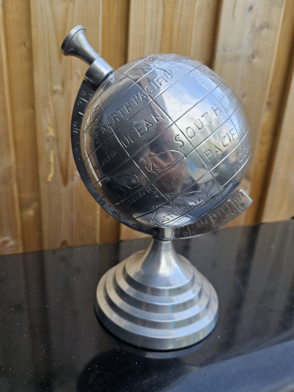 Prachtige vintage aluminium wereldbol zware kwaliteit...