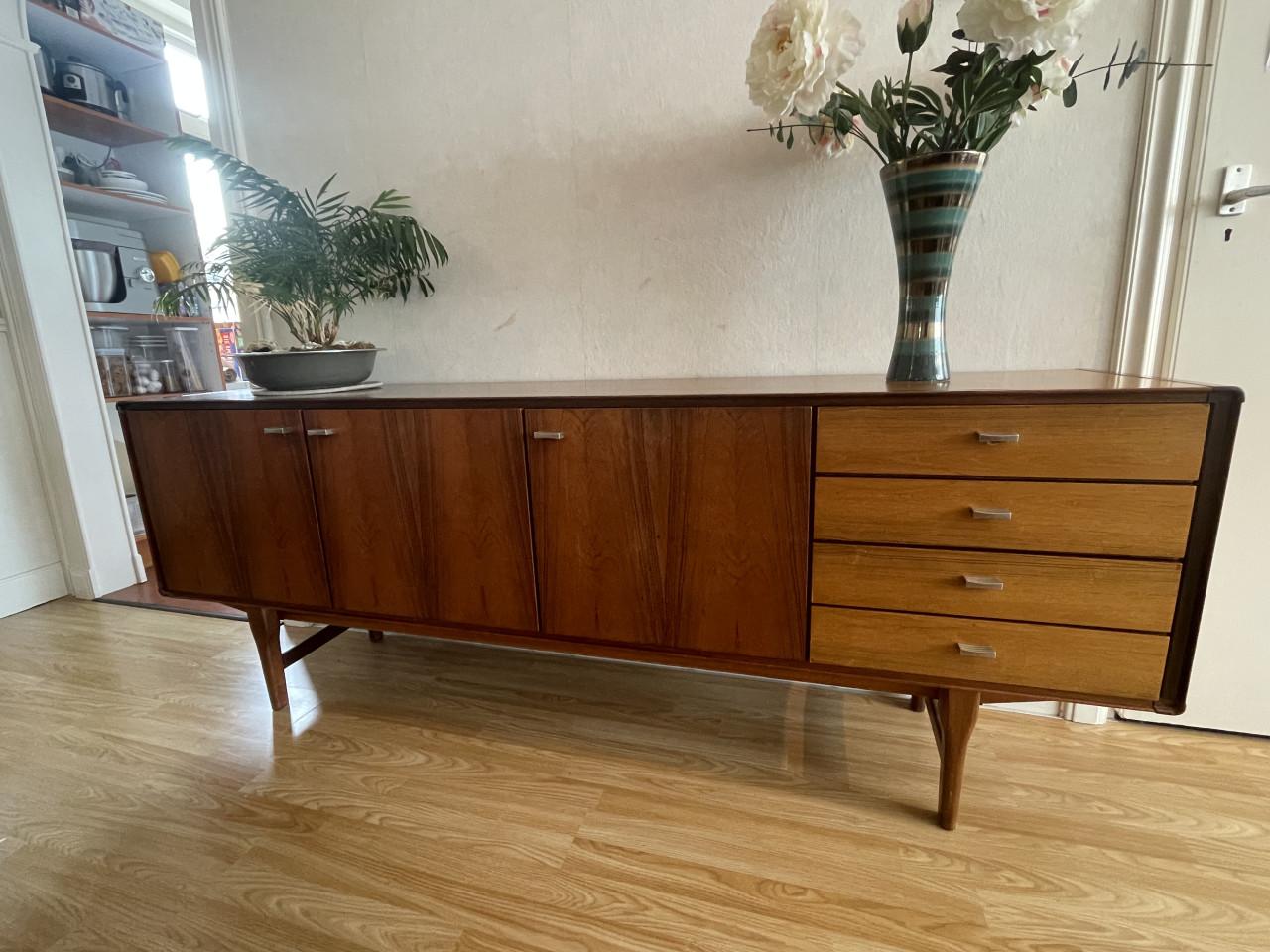 Te koop: Prachtig vintage mid-century teak dressoir – jaren '60