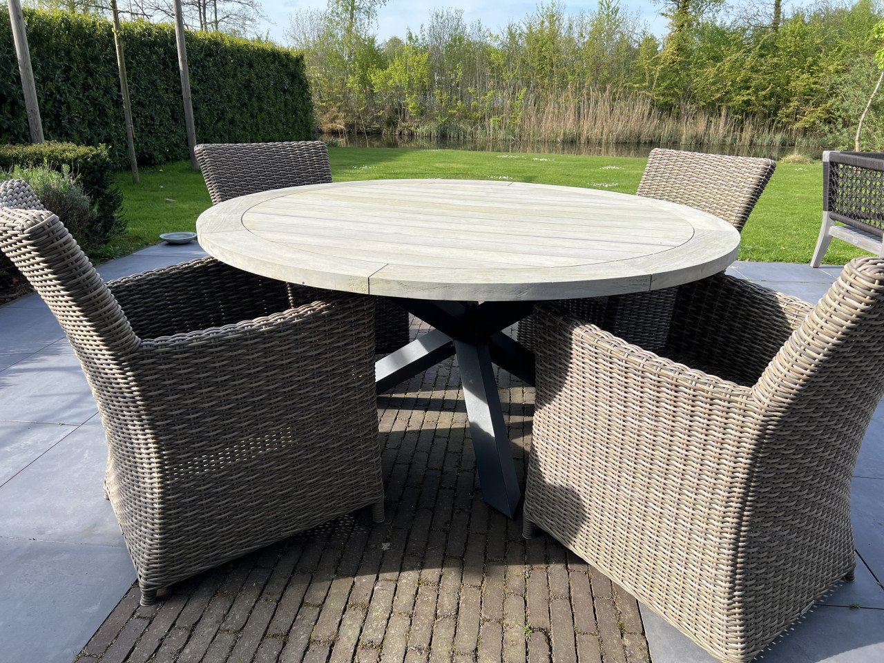Teakhouten tuintafel rond 160