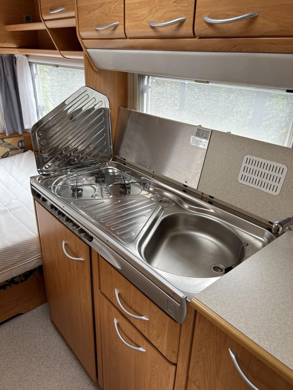 Knaus Blue Line 450 caravan