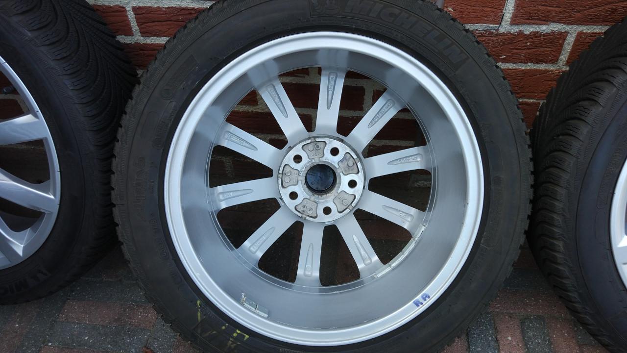 VW Golf Winterbanden + Dijon Velgen 17 inch Orgineel Top Staat