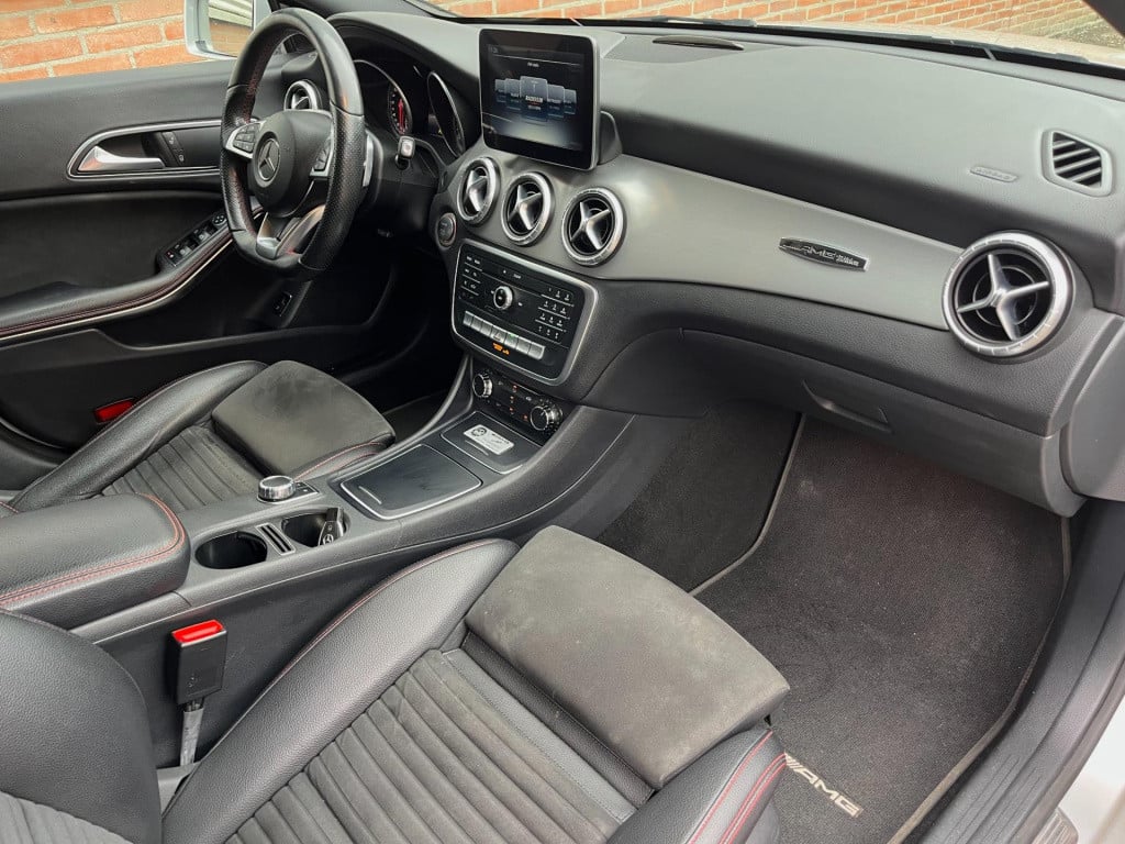 Mercedes-Benz Cla shooting brake 180 ambition amg edition | orig. nl | trek