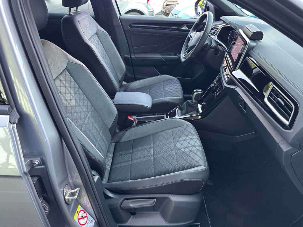 Volkswagen T-roc 1.5 tsi 150pk dsg r-line | camera | keyless | carplay | le