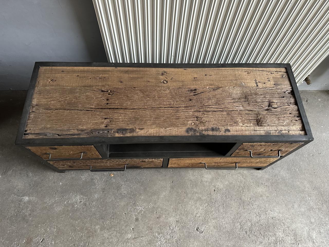 Industrieel TV Meubel
