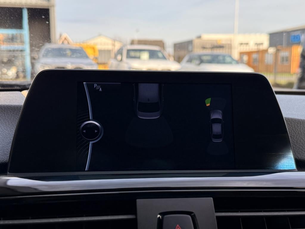 BMW 3-serie 320i high executive | harman/kardon | leder | v + a parkeersens