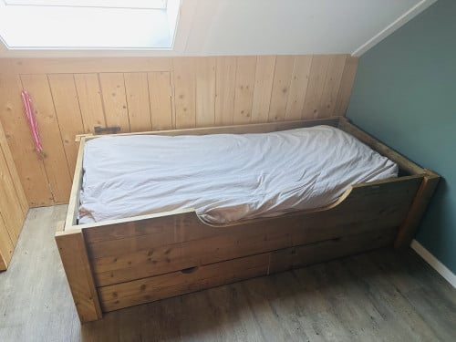 Steigerhouten bed, perfecte staat