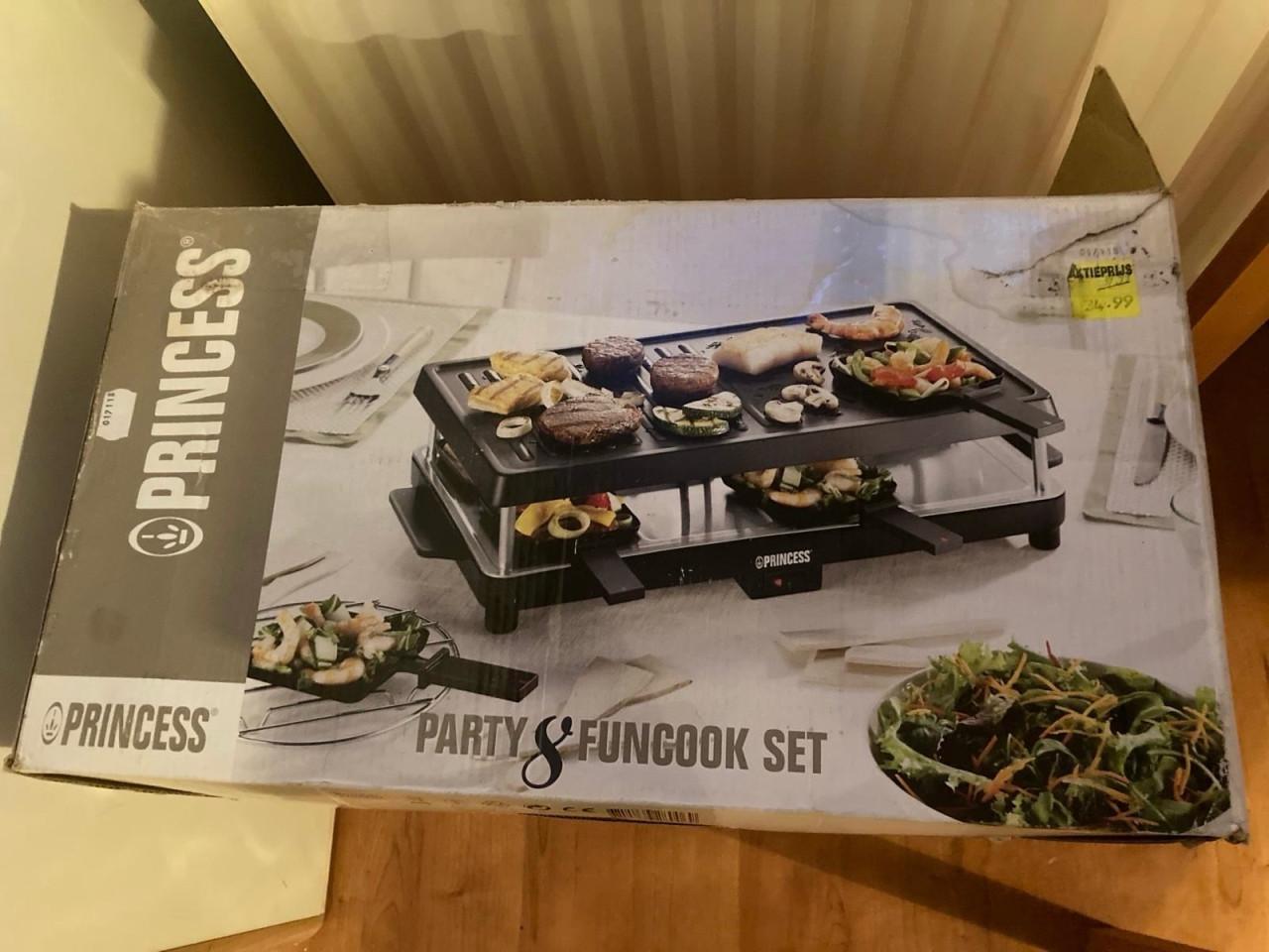 1 Tristar (nieuw) 1 Princess raclette/ gourmet/stone grill (gebruikt)