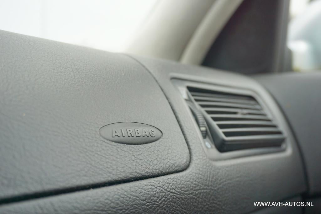 Volkswagen Golf variant 1.6-16v turijn