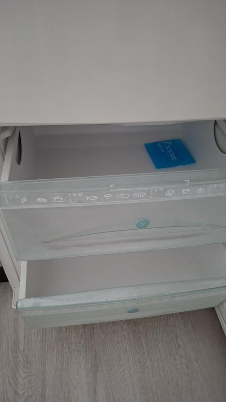 Koelkast met diepvrieskast