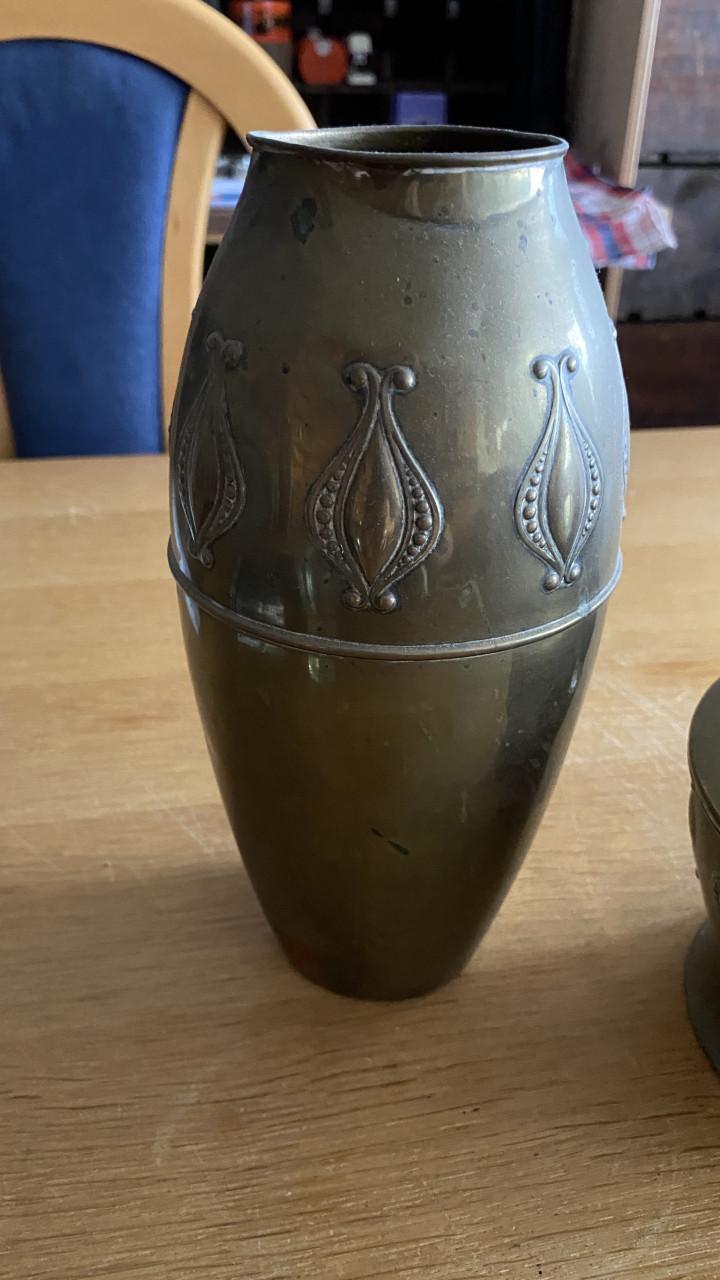 Brocante tinnen vaas en tabakspot