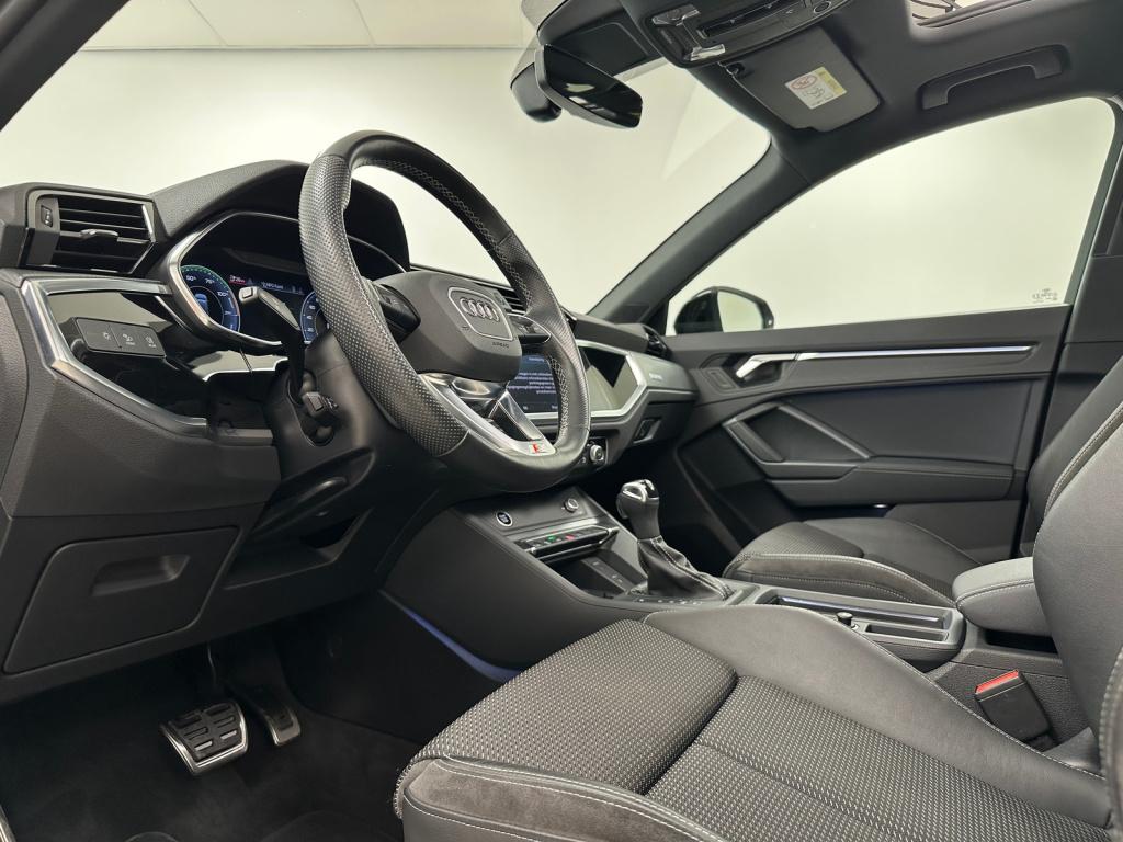 Audi Q3 45 tfsi e s edition | panoramadak | keyless entry | adaptief cc. |
