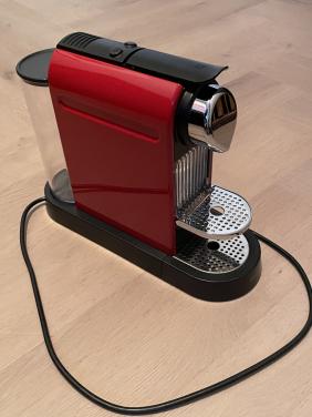 Nespresso Krups koffiezetapparaat - Kleur rood