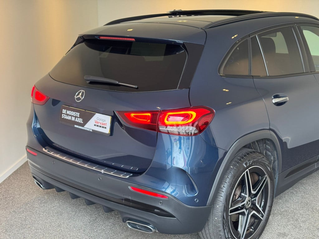 Mercedes-Benz Gla-klasse 180 business solution amg
