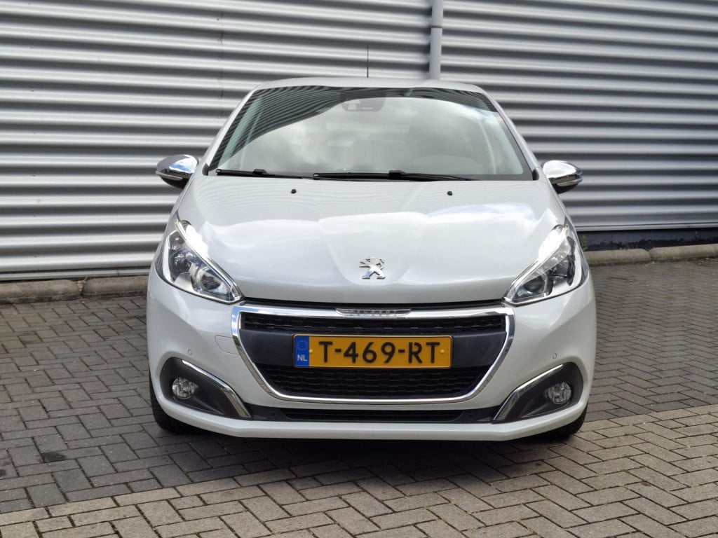 Peugeot 208 1.2 tech edition 110 eat6 automaat nav/clim/cam/lm